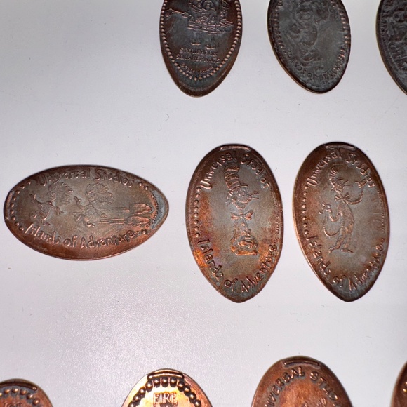 Universal Studios The Souvenir Pressed Penny Collector Booklet Limited Edition - Picture 6 of 15